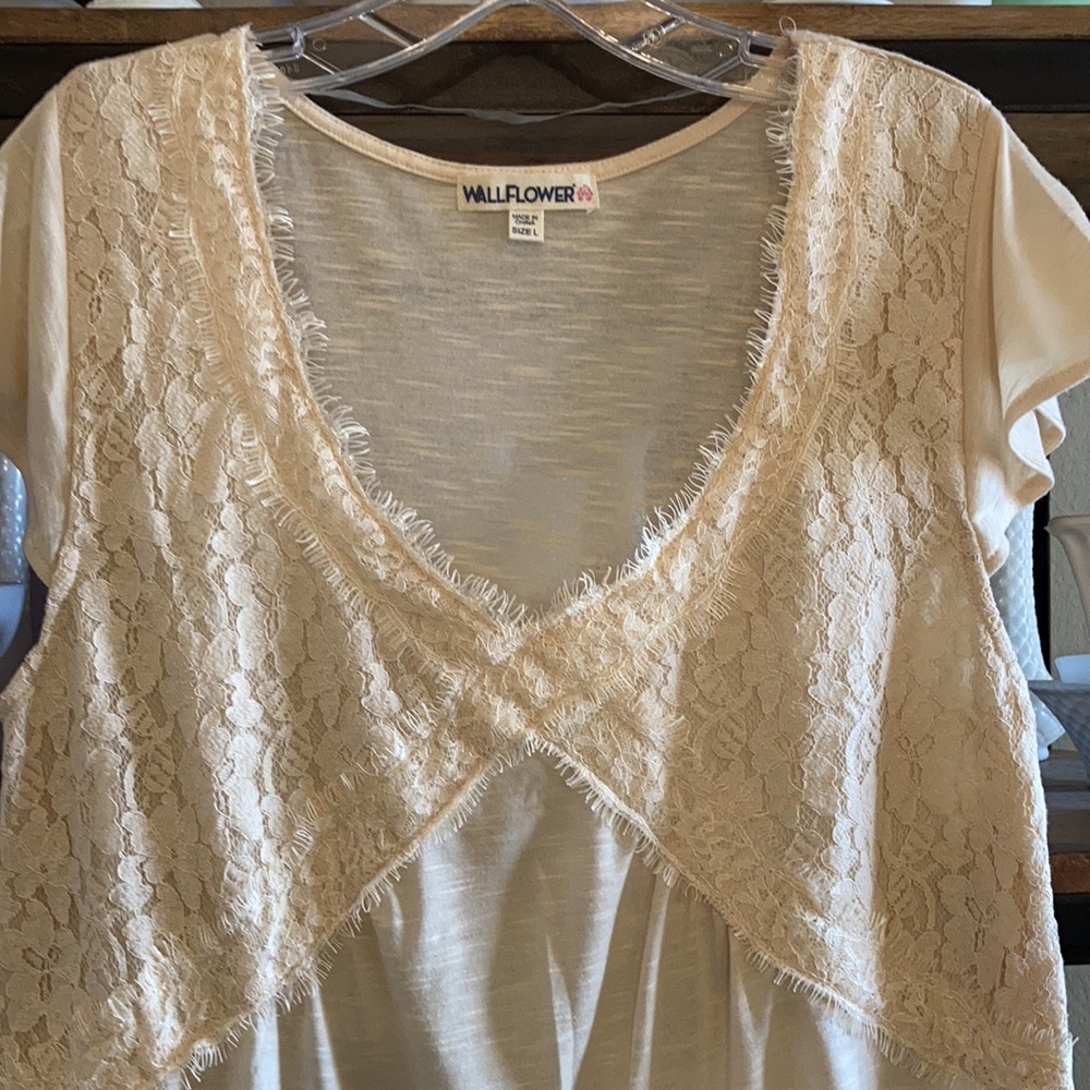 🌺🌺WALLFLOWER TOP🌺🌺 - Picture 2 of 8